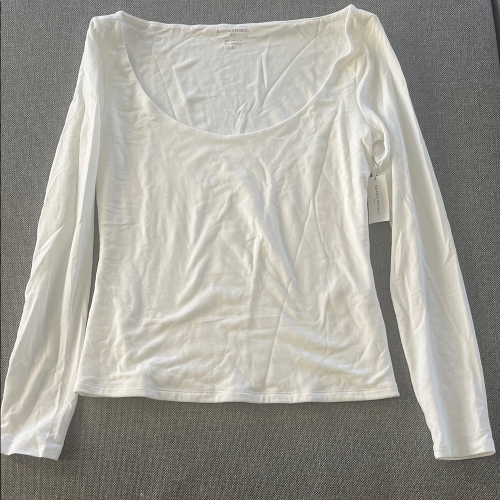 Banana Republic Classic White Long Sleeve Scoop Neck Top